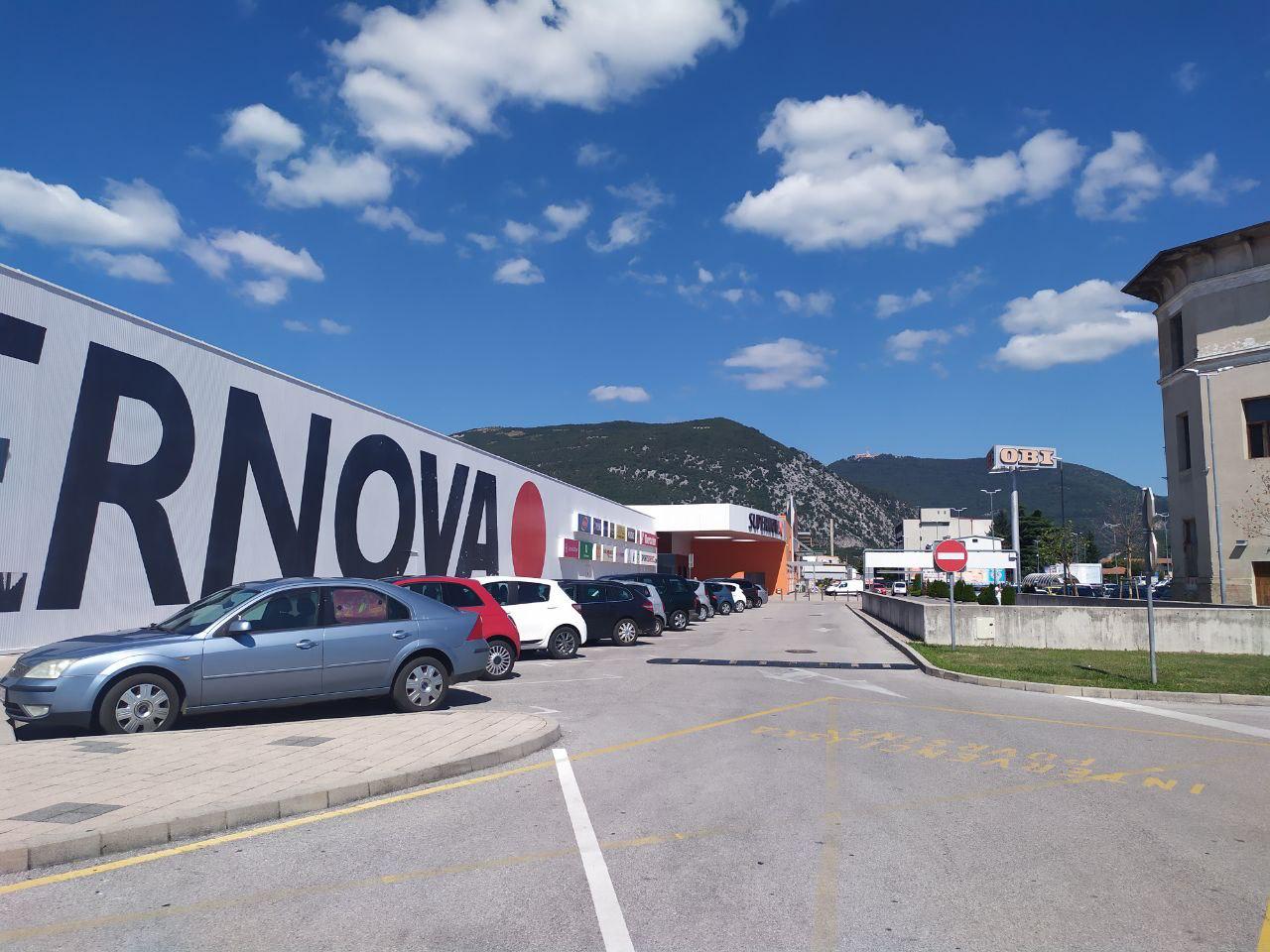 Copertina per Slovenia, scatta l'obbligo di green pass per entrare in negozi e uffici
